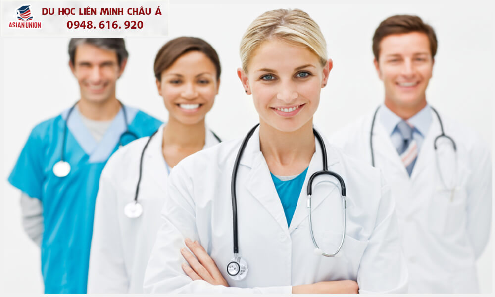 Y khoa là một trong những ngành học hấp dẫn tại Canada