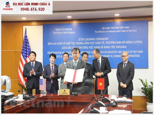 Việt Nam hợp tác lĩnh vực kinh tế với bang Virginia